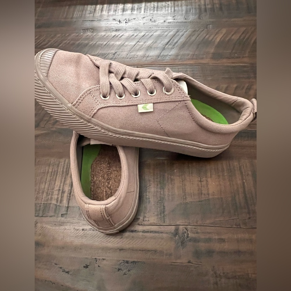 Cariuma OCA Low Canvas Sneakers Taupe Sustainable Comfort Women’s Size 7 - Picture 3 of 9